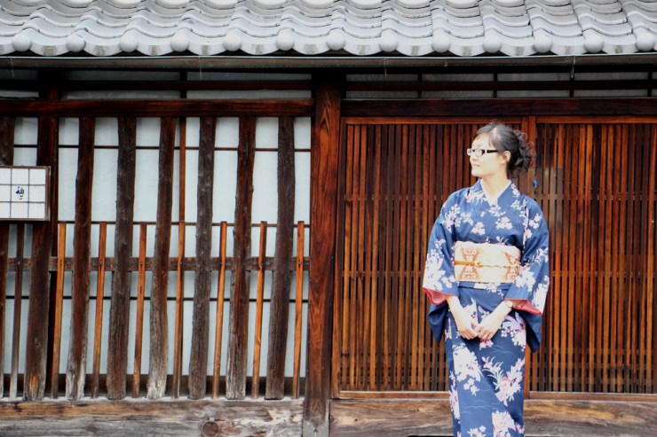 April in Japan - The Joy of Walking in Slippers for 5 Hours