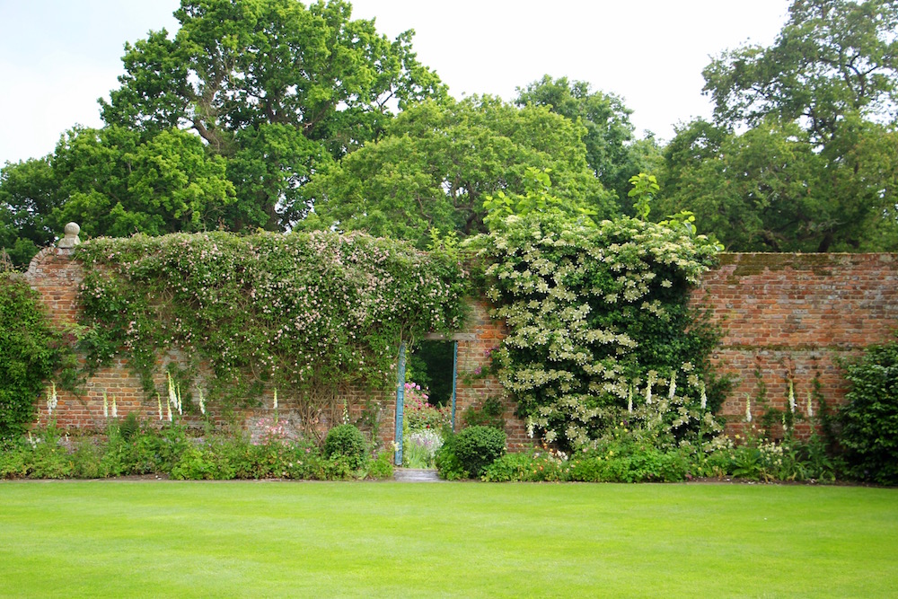 Glimpses of Sissinghurst Castle Garden