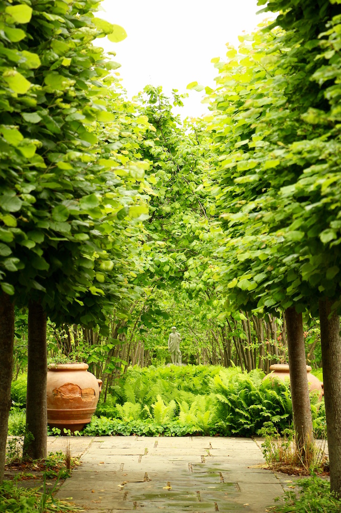 Glimpses of Sissinghurst Castle Garden