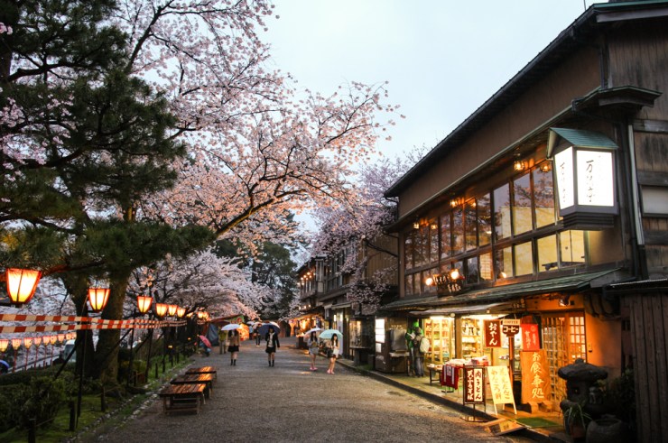 April in Japan - Kanazawa Rained